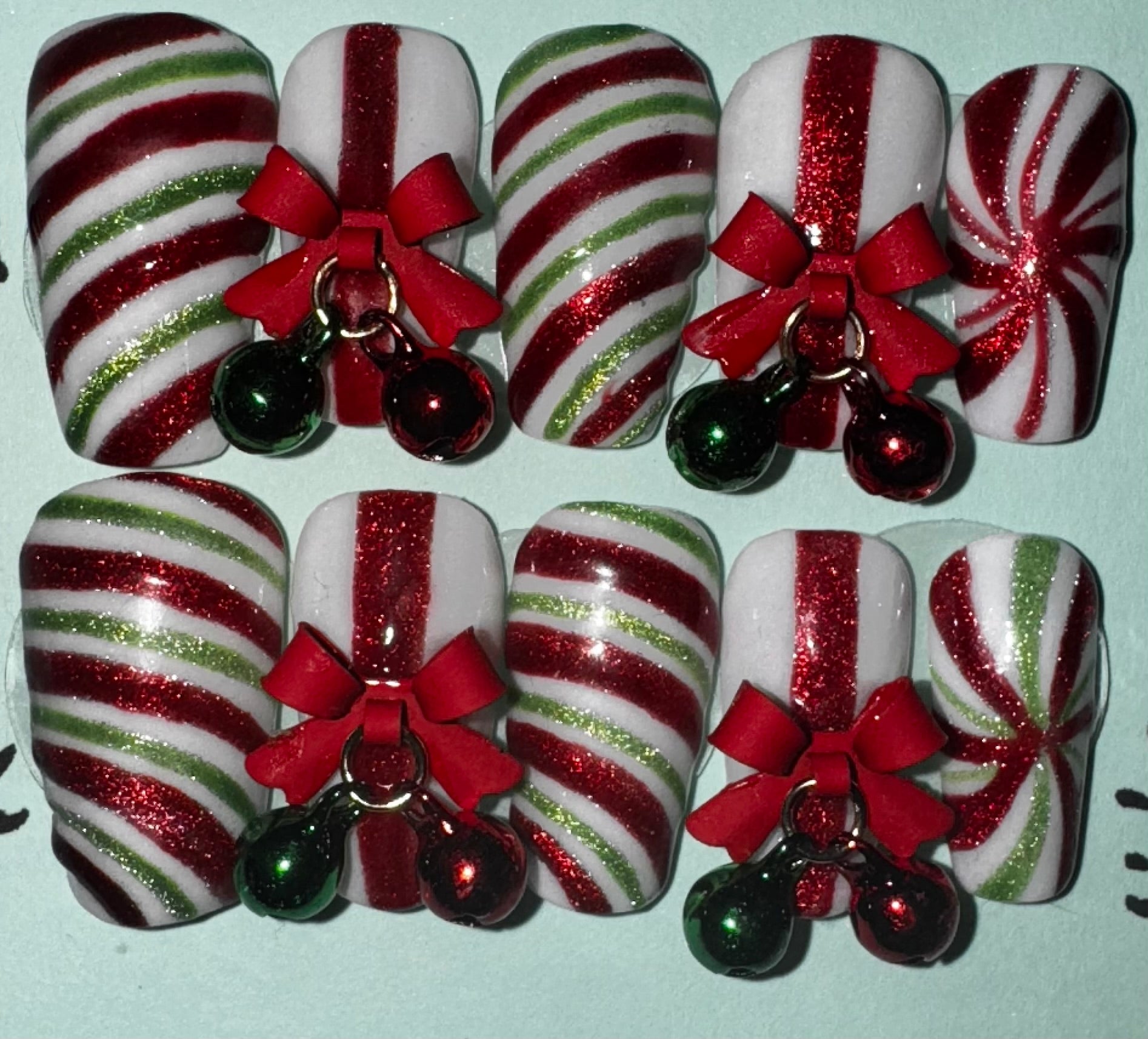 Acrylic press on nails with gel design